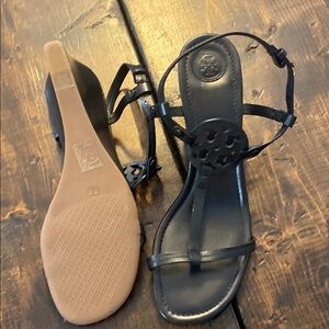 Tory Burch Black Sandals with Thin Straps and Buckle